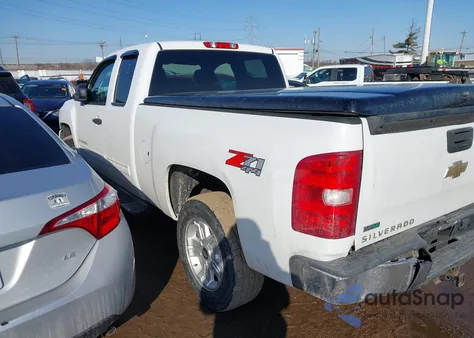 2011 Chevrolet Silverado 1500 Lt z USA, uszkodzony, nr VIN 1GCRKSE37BZ441722